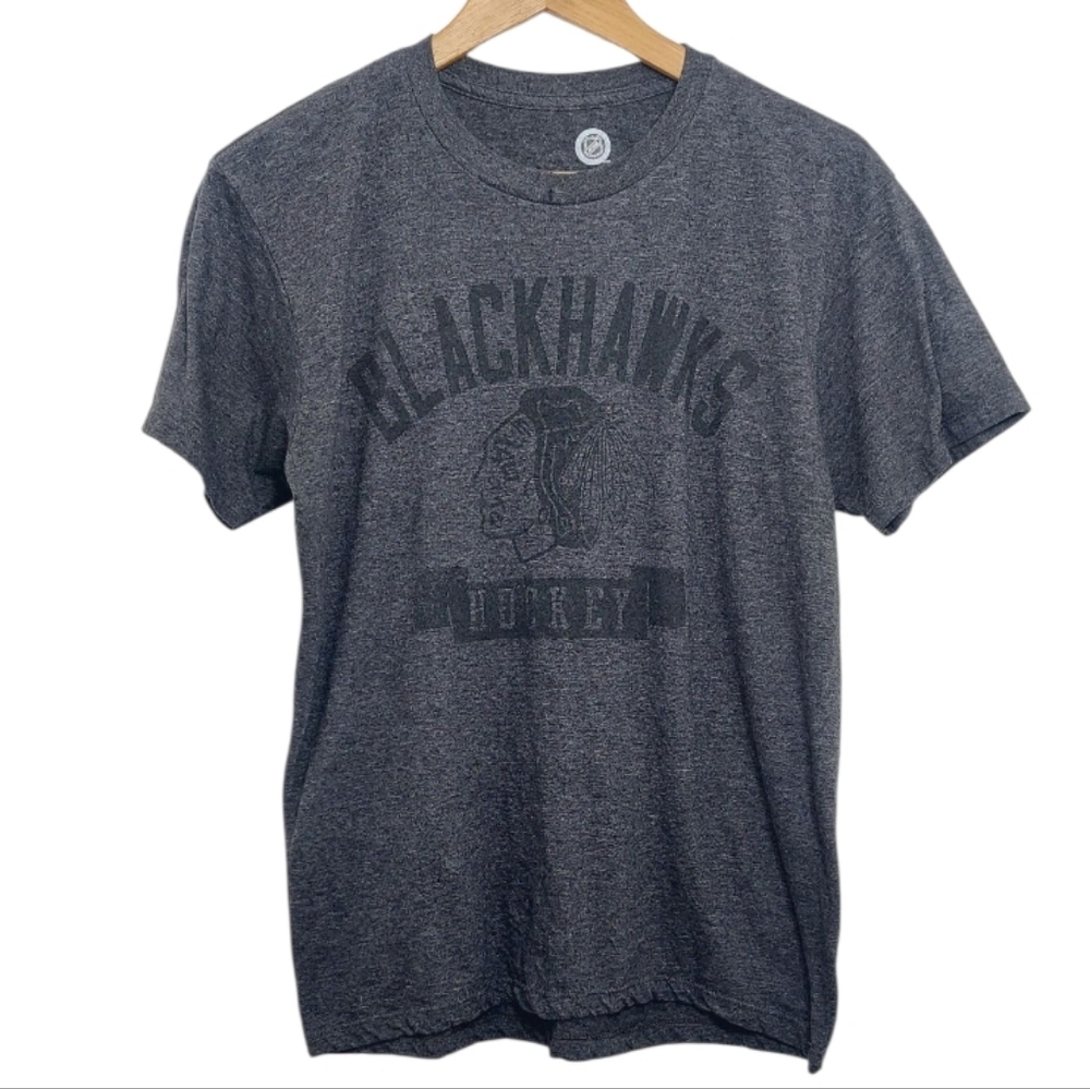 NHL Chicago Blackhawks Men's Size Small Shirt Tee Gray On Black